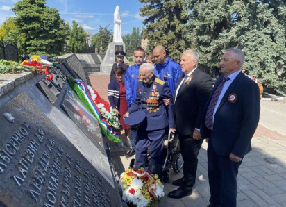 «Мы помним, мы чтим и гордимся»: памятные мероприятия прошли в Морозовске в День Победы 