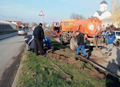Крупный канализационный порыв вывел из строя участок коллектора в Морозовске