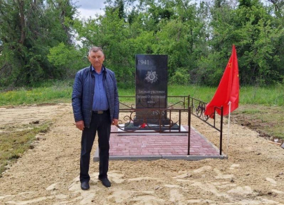 На месте снесенного в преддверии 9 Мая памятника в Морозовском районе установили новый монумент