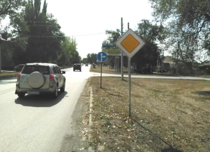 В Морозовске изменили схему движения на перекрестке Кирова и Коммунистической