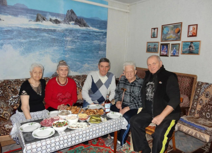 «Человек, стоявший у руля безопасности»: Морозовский район поздравил легенду ГАИ с юбилеем