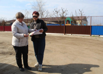 «Вас уже могут обманывать»: в Морозовске вышли на улицы с предупреждением о мошенниках