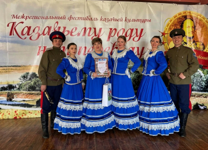 «Казачьему роду нет переводу»: ансамбль «Криница» покорил фестиваль в Егорлыкской