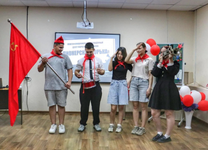 Пионерия без скуки: в Морозовске молодежь устроила квесты, споры о ценностях и пицца-вечеринку