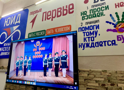 В Морозовском районе малыши показали, как нужно вести себя на дороге