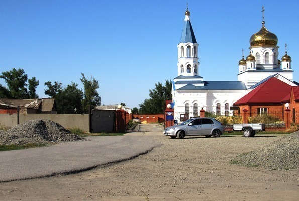 Найдено два куска асфальта на улице Ляшенко в Морозовске