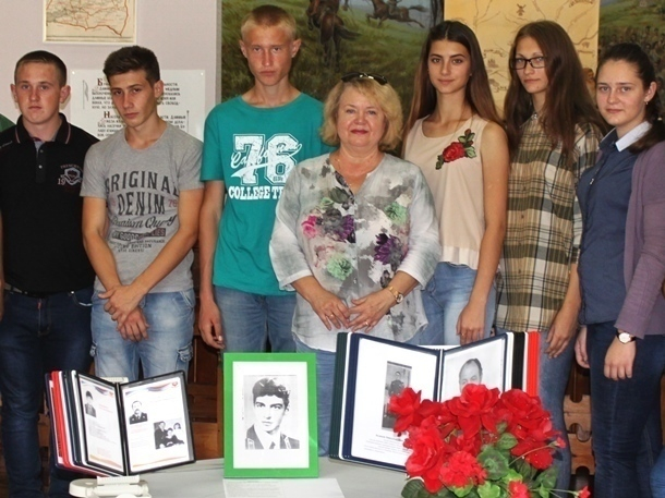 Студенты в музее Морозовска узнали о погибших в Чеченской республике земляках-героях