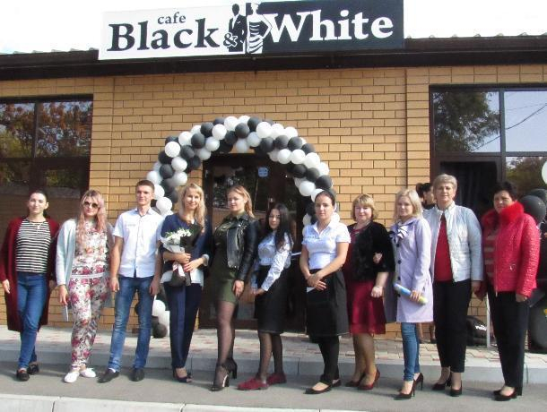 Очаровательное кафе Black&White открыли в Морозовске