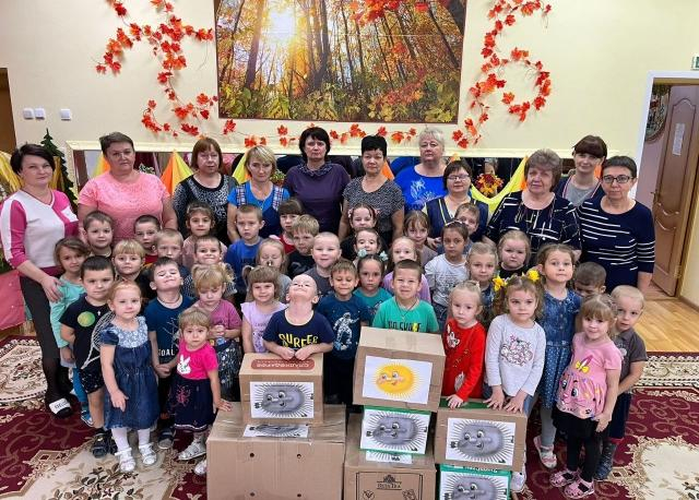 10 ящиков с гуманитарной помощью собрал детский сад «Солнышко» в Морозовске
