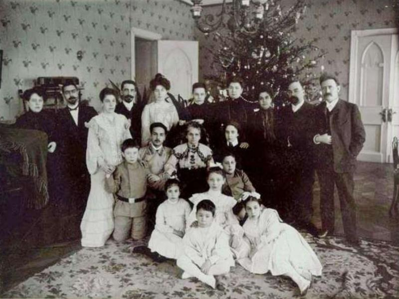 Традиция почитания рождественской ели восходит к эпохе палеолита, - морозовчанка Виктория Герасимова
