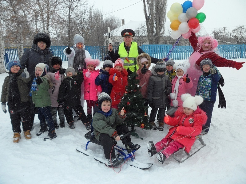Познавательное мероприятие «Снег и дорога» провели для дошколят в детском саду № 37 «Колобок»