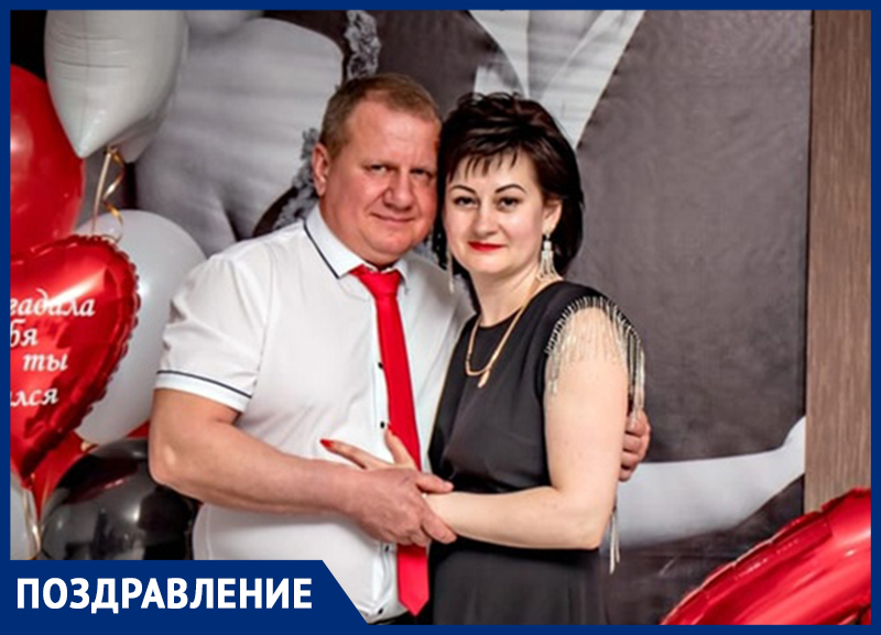 Алексея и Ирину Фроловых с годовщиной свадьбы поздравили дети