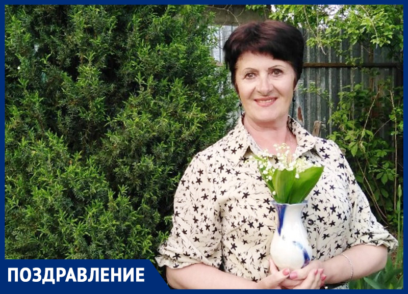 Татьяну Васильевну Кузнецову с Днём рождения поздравили ее многочисленные ученики