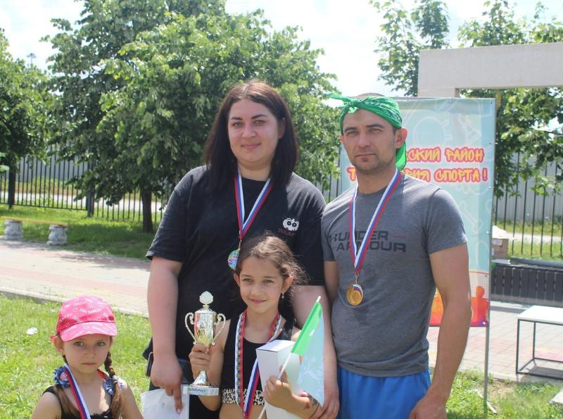 Победителем районного этапа конкурса «Папа, мама, я - спортивная семья» стала семья Кудиновых