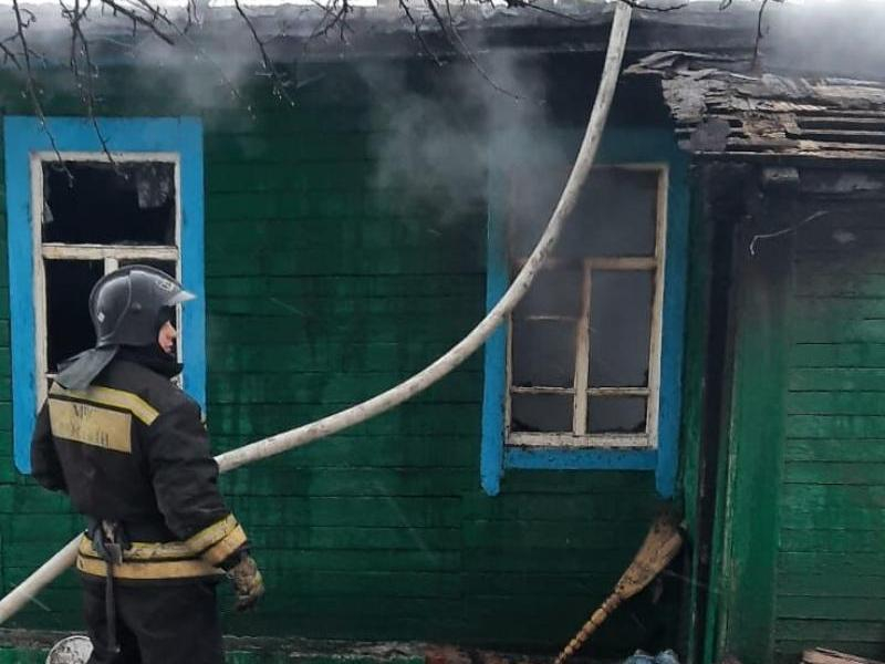 При пожаре на улице Чкалова в Морозовске погибла женщина