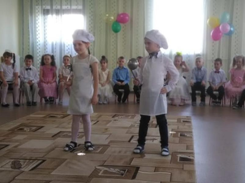 Праздничную программу в честь 8 марта подготовили в морозовском детском саду «Сказка»
