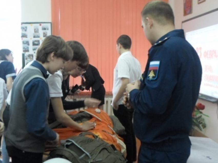 Письмо в редакцию: летчики пришли в гости к семиклассникам в школу №4 Морозовска