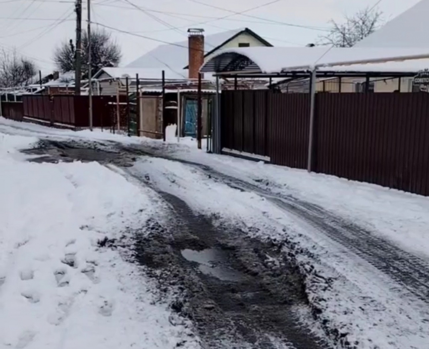 «Живу, как в глухой деревне»: морозовчанка пожаловалась на состояние улицы Советской 