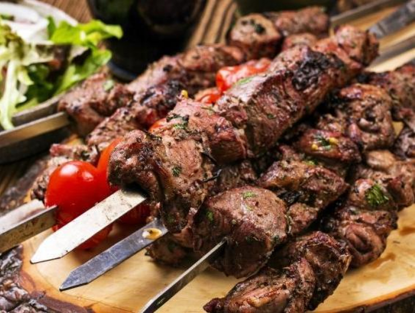 Гастротуристы в Морозовске оценили шашлык и пончики 