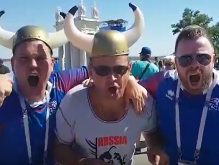 Тренер «Каменки» в фан-зоне чемпионата мира прокричал вместе с исландцами заветные слова