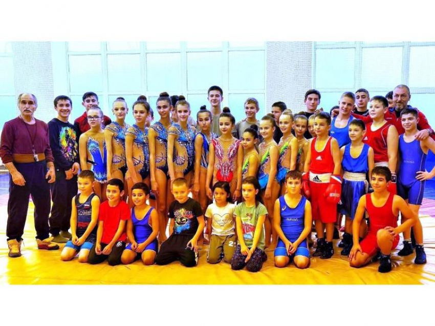 Детско-юношеская спортивная школа Морозовского района провела для школьников праздник «Мой выбор – здоровье»
