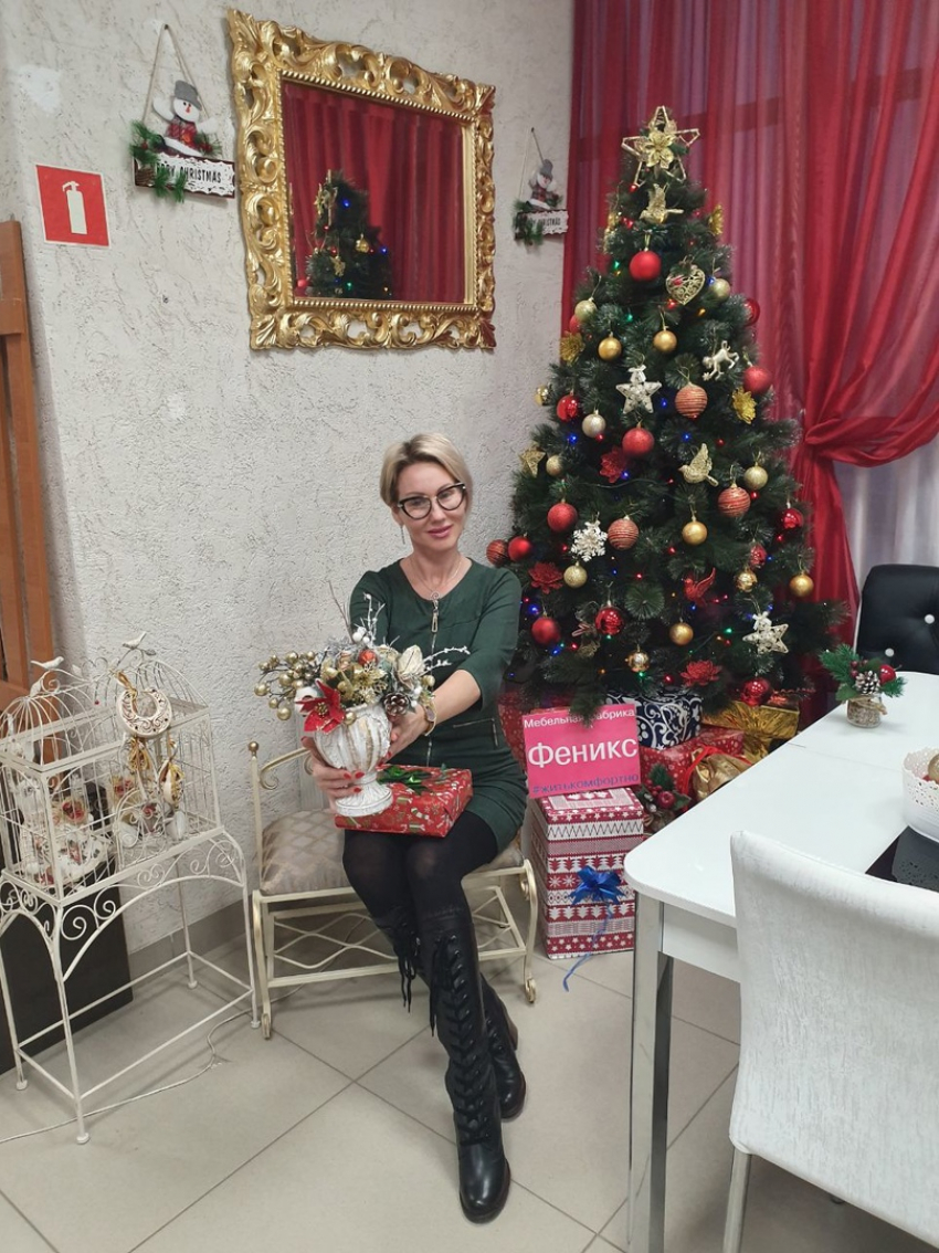 Сделай себе полезный подарок к Новому году с мебельными салонами «Феникс"