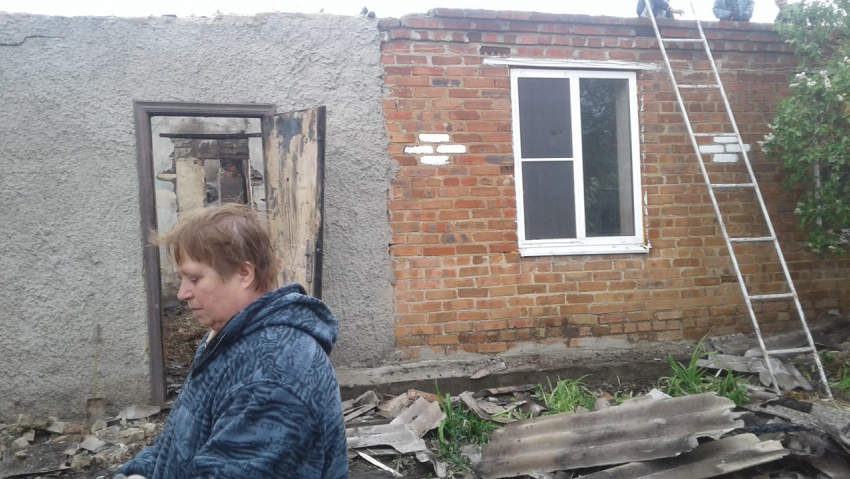 Двухквартирный дом сгорел в хуторе Трофименков