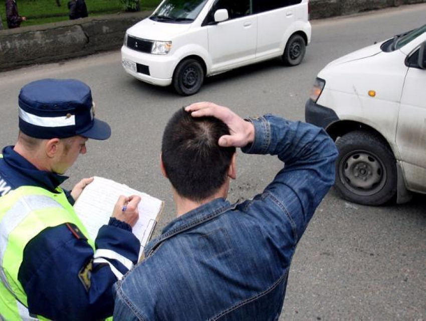 Информацию о самых страшных авариях с начала месяца обнародовало морозовское отделение ГИБДД