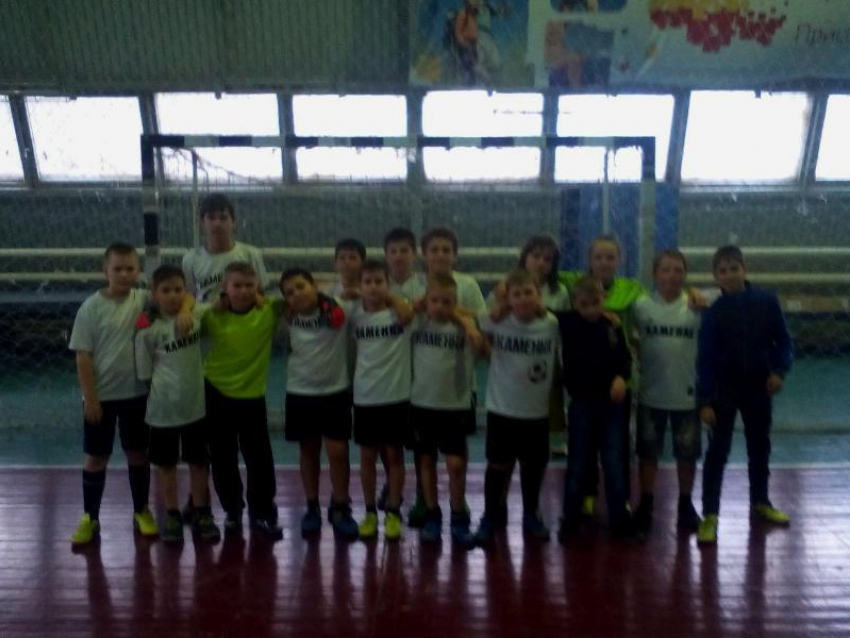 «КАМЕНКА» заняла в Морозовске первое место по мини-футболу среди детей 2004 года рождения