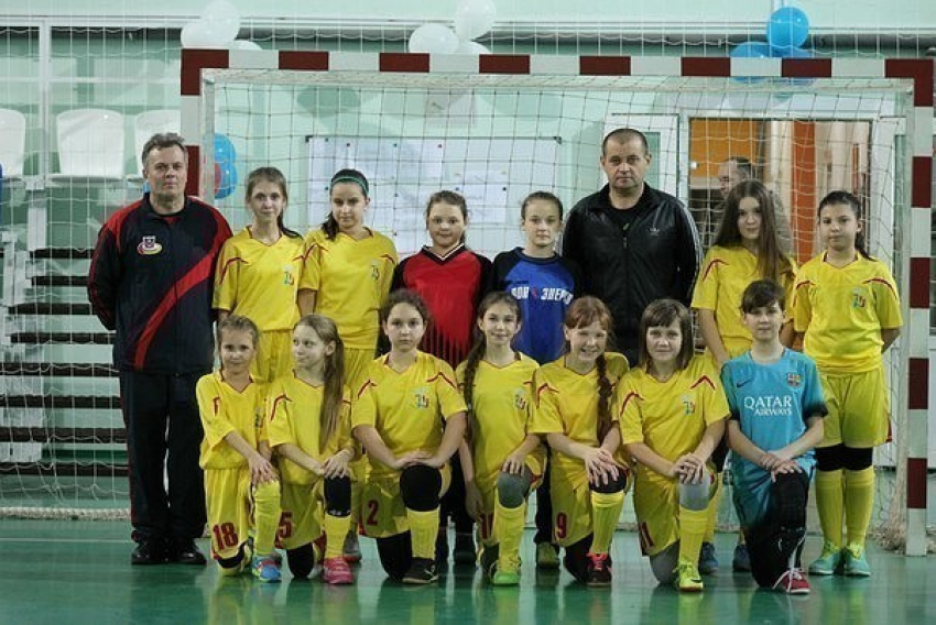 На футбольном турнире в Ростове спортсменки из Морозовска заняли призовые места
