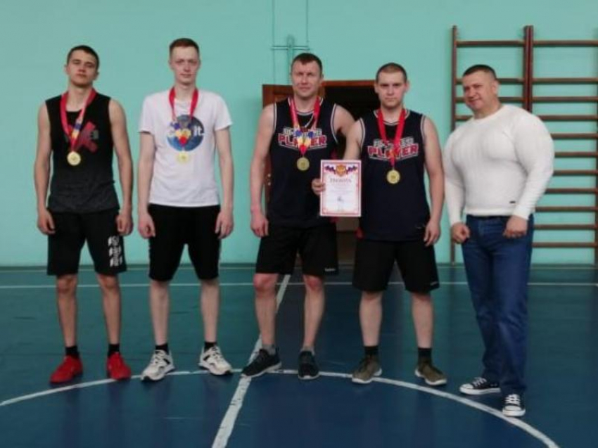 Победителем районных соревнований по уличному баскетболу стала команда Грузиновского сельского поселения