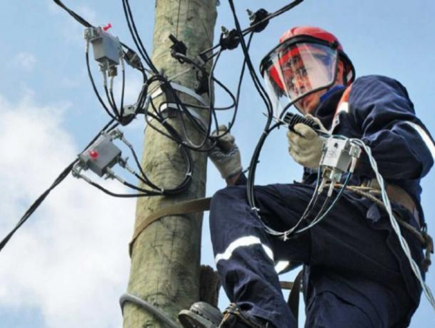 Жители трех улиц Морозовска на два часа останутся без света