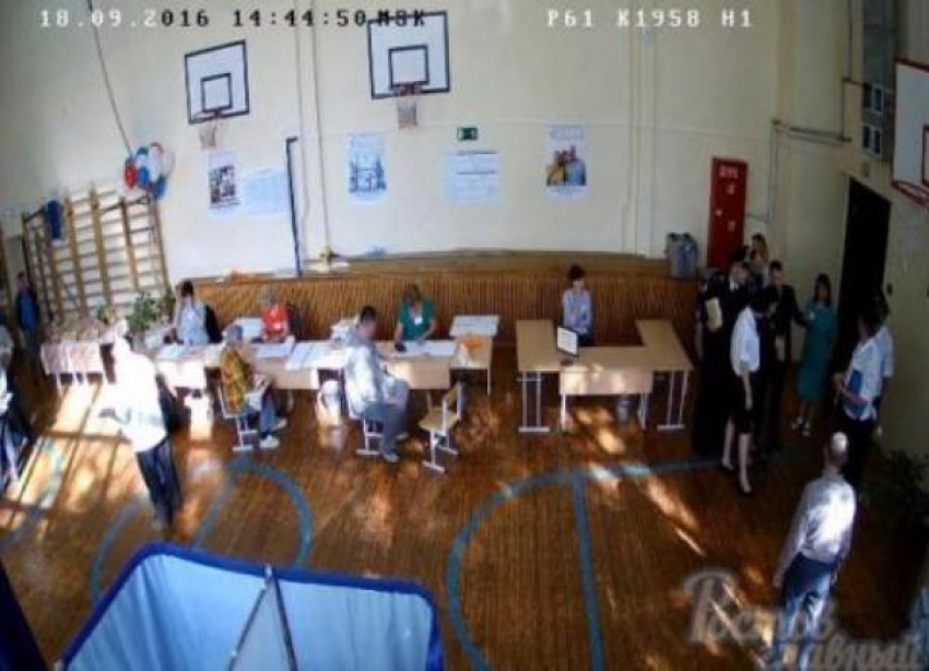 Полиция Ростовской области проверяет 22 нарушения на выборах – видео самого грандиозного из них попало в сеть
