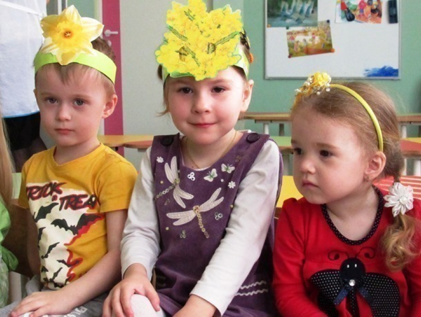 Появилось видео праздника цветов в молодом детском саду Морозовска