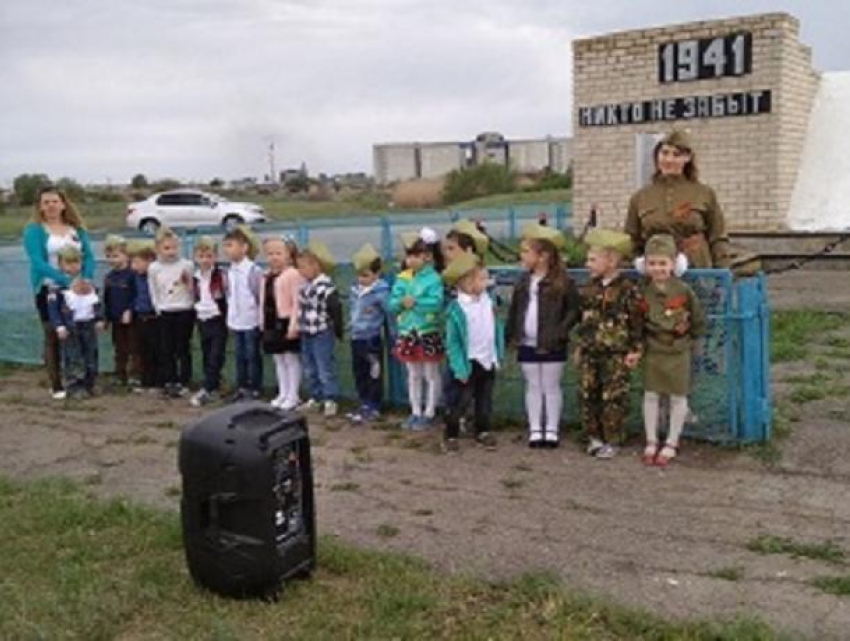 Словами благодарности участникам Великой Отечественной войны начался митинг в хуторе Морозов