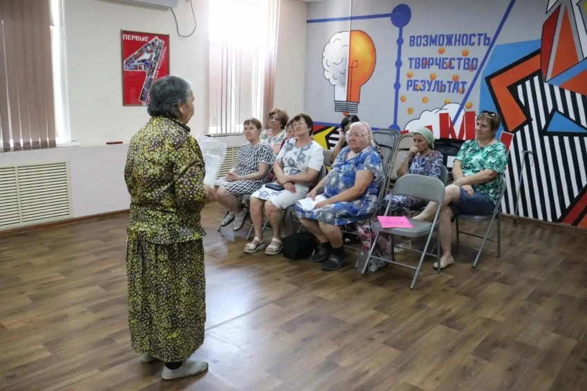 Песни, стихи и летнее настроение: в Морозовске прошла особенная встреча