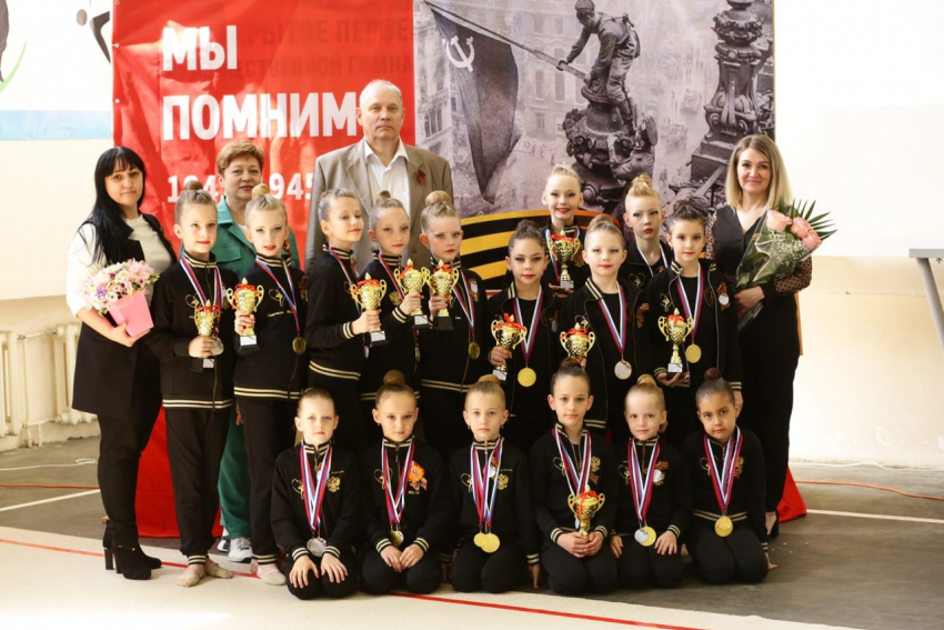 55 золотых медалей завоевали морозовские гимнастки на городском первенстве