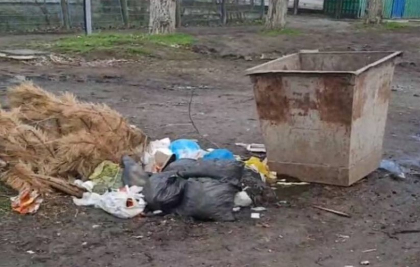 Что нельзя оставлять у мусорных контейнеров в Морозовске