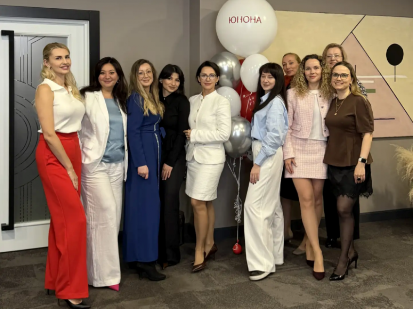 Врачи клиники «Юнона» провели в Ростове бесплатное мероприятие, посвященное женскому здоровью