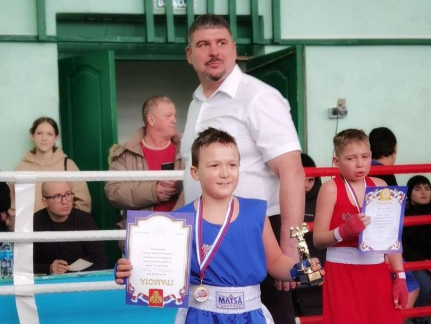 9 золотых и 4 серебряных медали привезли юные морозовчане с турнира по боксу в Семикаракорсском районе
