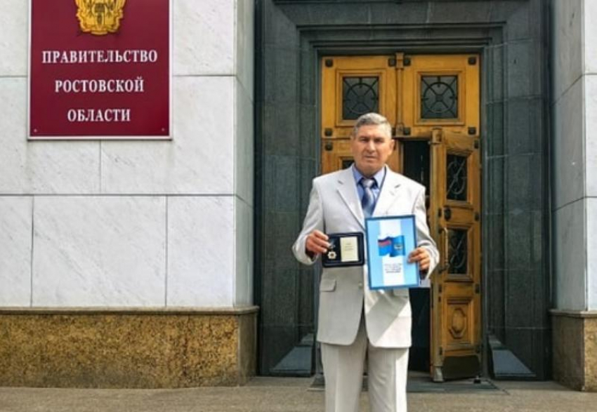 Морозовчанина Владимира Стурова наградили знаком «Почетный дорожник России»