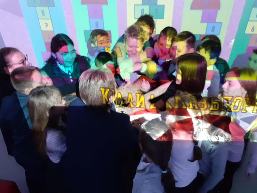 Игра-диспут «У друзей нет выходных» прошла в «Точке Роста» школы №4 в Морозовске
