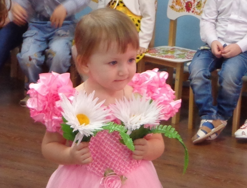 В детских садах Морозовского района мам поздравляли особенно горячо