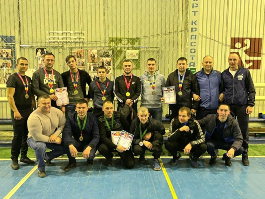 Победителем первенства района по мини-футболу стала команда Морозовского городского поселения