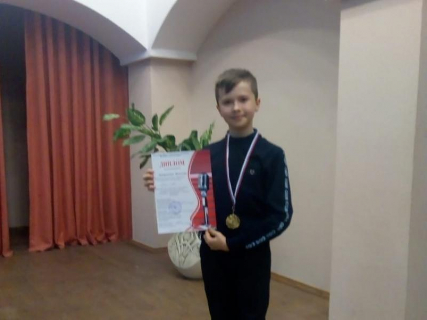 Новая победа юного вокалиста: морозовчанин завоевал Гран-при на областном конкурсе в Волгодонске