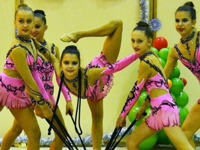 Письмо в редакцию: 650 девочек и девушек приняли участие в соревнованиях по гимнастике в Морозовске