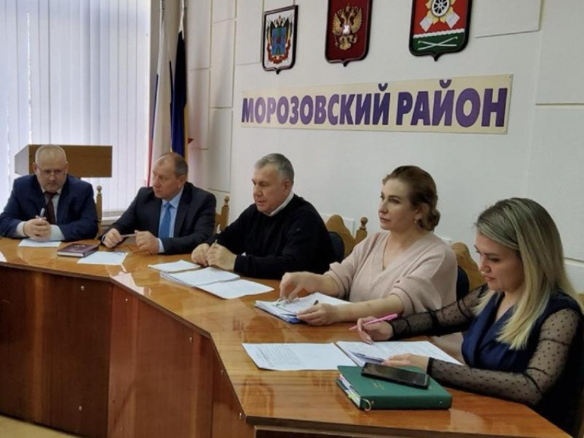 Совещание по вопросам развития Морозовского района провел Петр Тришечкин 