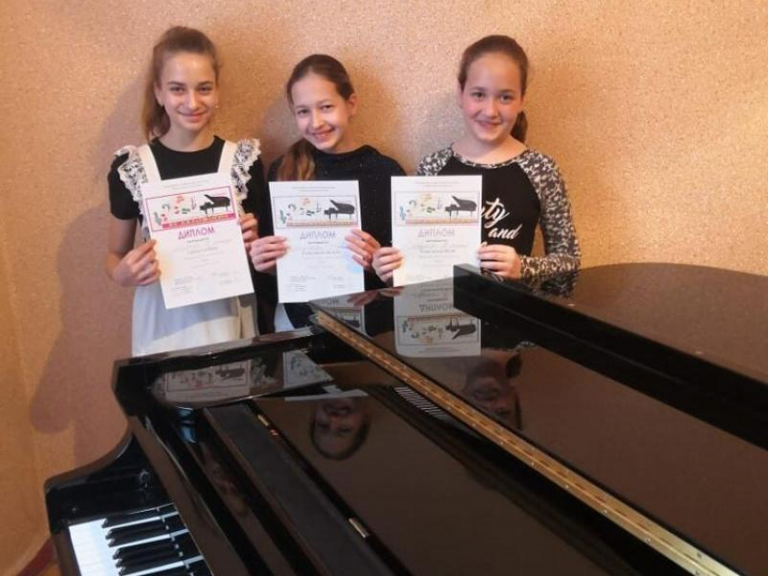 Пианистка из Морозовска Эвелина Светлицкая стала обладательницей 1 места престижного конкурса в Ростове-на-Дону