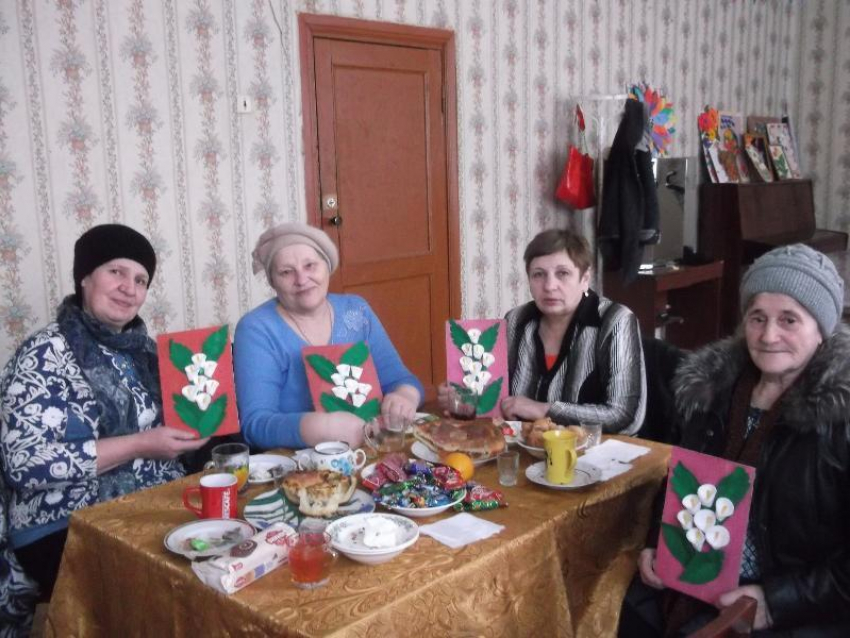 Музыкальная гостиная «Именинный пирог» встретила своих гостей в Старопетровском сельском клубе