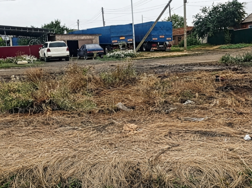 Переулок Загородный расчистили после жалоб морозовчан